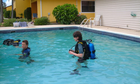Kajmanské Ostrovy, lekce potápění pro začátečníky